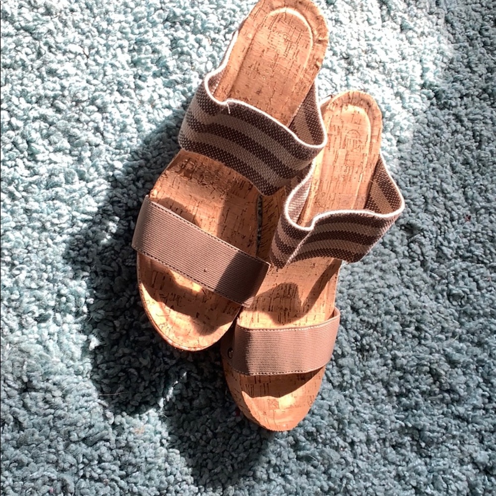 Cork wedge heels